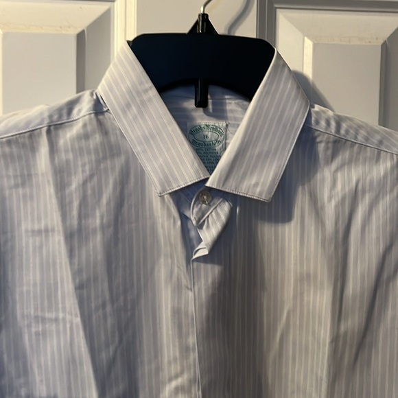 Boy’s Brooks Brothers Dress Shirt with hidden buttons. Size 16 Light blue stripe - Picture 2 of 6